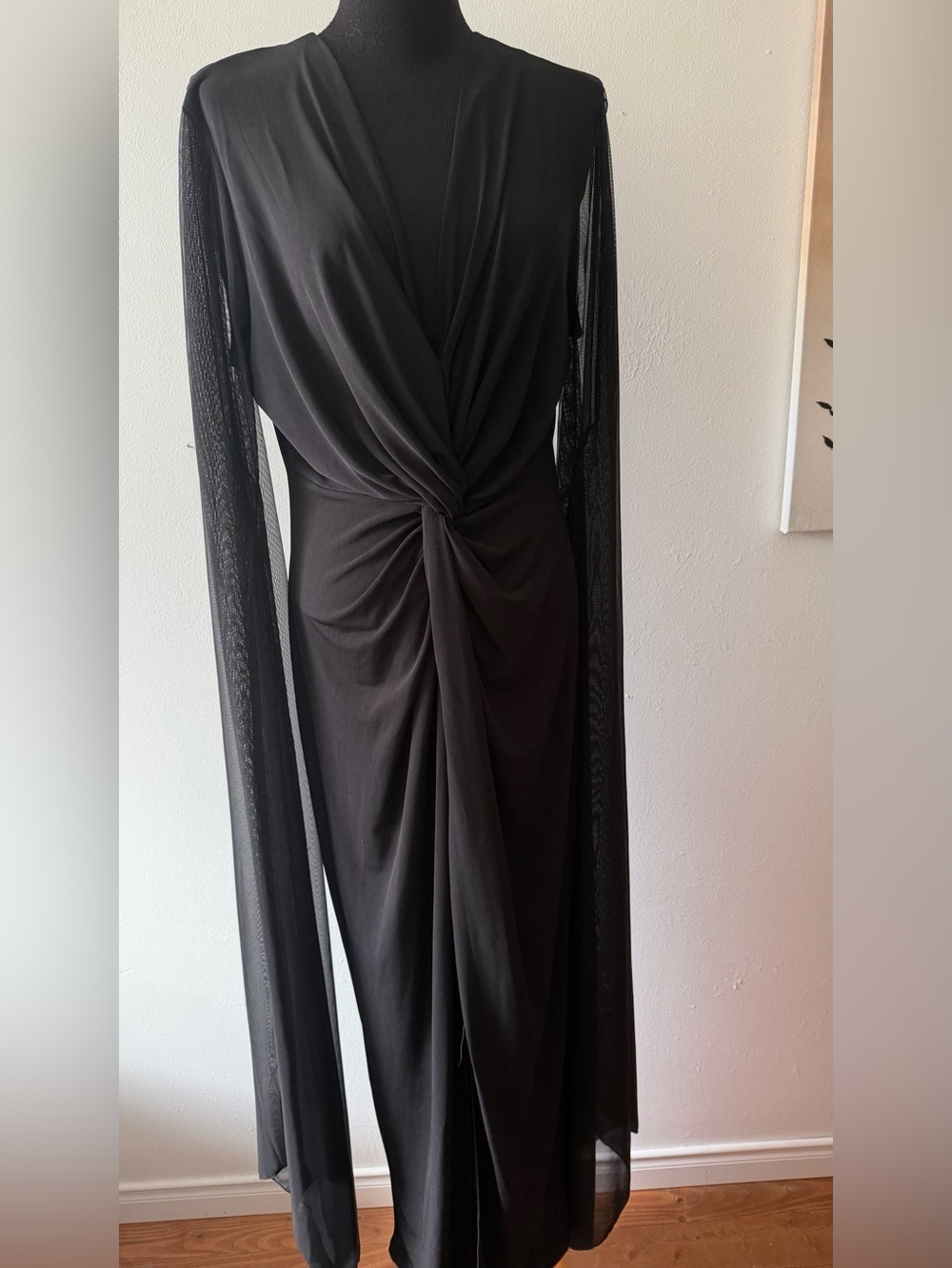 VENUS Black Long-Sleeve Twist-Front Maxi Dress